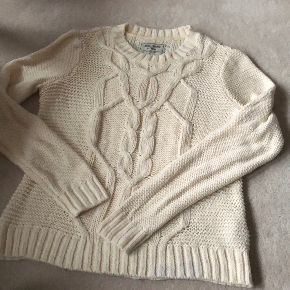 Aberceombie&Fitch cable knit sweater!